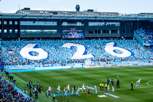 Malmö FFs tifo innan fotbollsmatchen i Allsvenskan mellan
