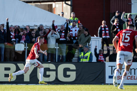Bläddra bland fler bilder av Fotboll, Allsvenskan, Degerfors - Djurgården