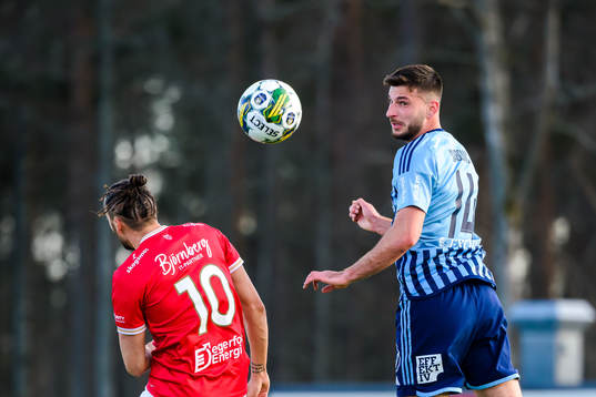 Degerfors Dijan Vukojevic och Djurgårdens Besard Sabovic