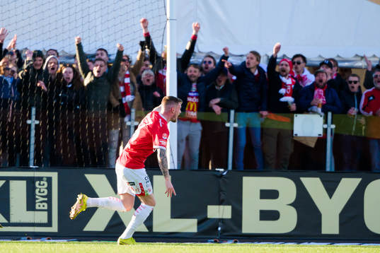 Degerfors Rasmus Örqvist jublar