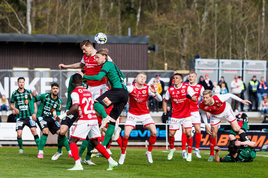 Varbergs Hampus Zackrisson och Kalmars Mileta Rajovic