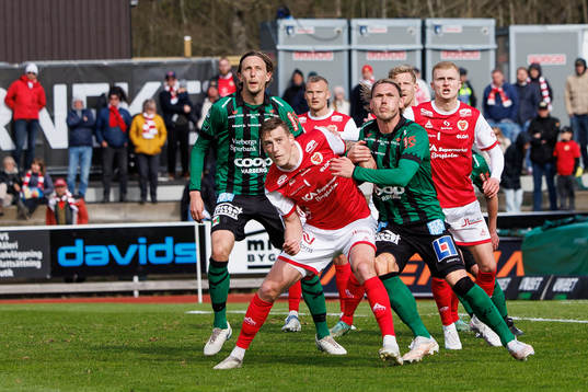 Kalmars Mileta Rajovic och Varbergs Hampus Zackrisson