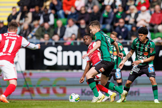 Kalmars Nahom Girmai Netabay och Varbergs Yassine El Ouatki