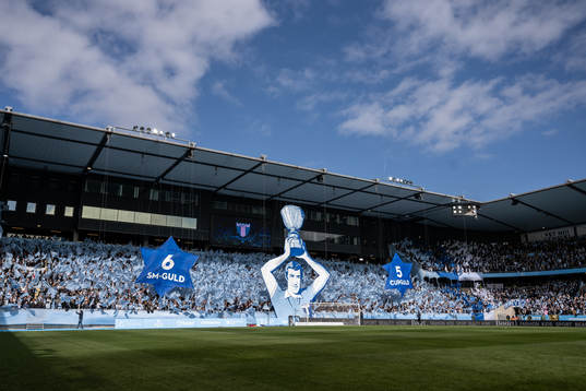 Malmö FFs supportrar med ett tifo föeställande Krister