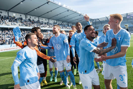 Malmö FFs Gabriel Busanello, Joseph Ceesay, Lasse Nielsen,