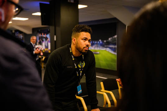 Hammarbys kommunikatör Conrad Halling meddelar inga