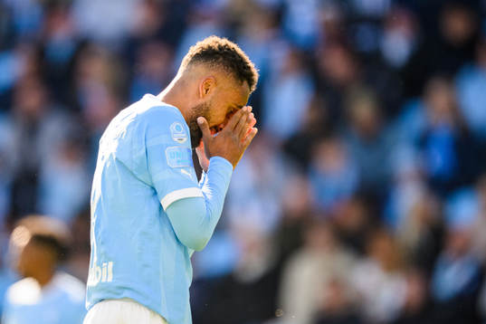 Malmö FFs Isaac Kiese Thelin deppar