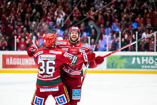 Modos Oscar Pettersson jublar