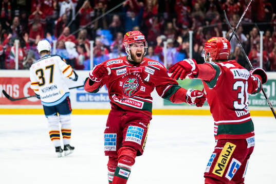 Modos Oscar Pettersson jublar