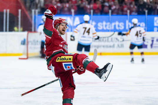 Modos Mikkel Aagaard jublar