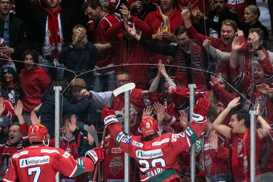 Modos Mikkel Aagaard jublar