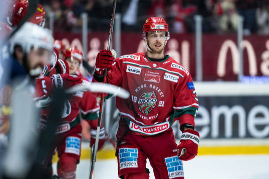 Modos Johan Södergran jublar
