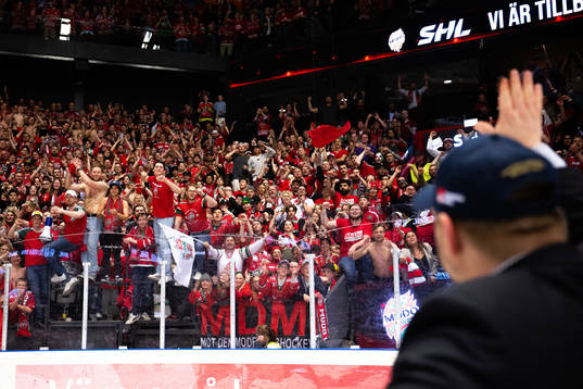 Modos tränare Mattias Karlin tackar publiken
