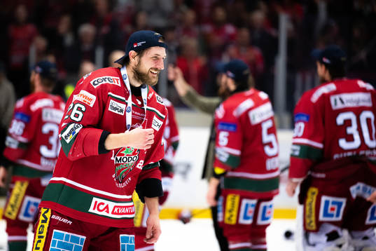 Modos Emil Wahlberg jublar