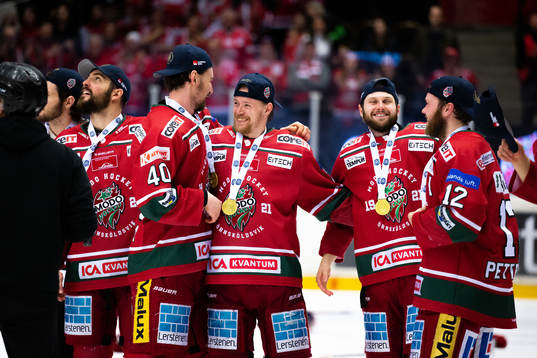 Modos Mikkel Aagaard och David Bernhardt jublar