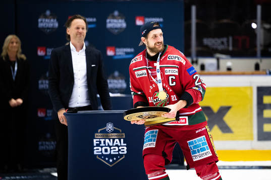 Modos Emil Wahlberg jublar