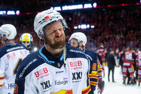 Djurgårdens Cameron Ernst Schilling deppar