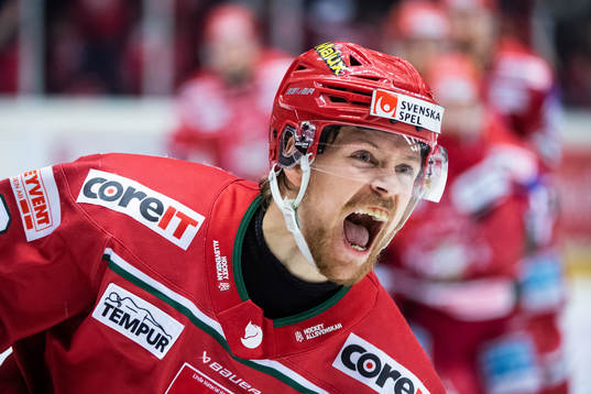 Modos Mikkel Aagaard jublar