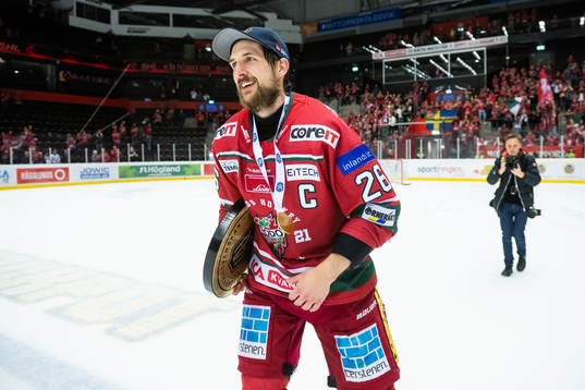 Modos Emil Wahlberg jublar