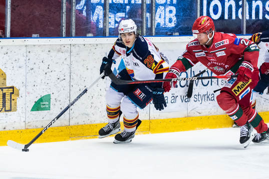 Djurgårdens Liam Öhgren och Modos Niklas Folin