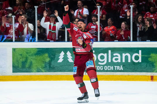 Modos Mikkel Aagaard jublar