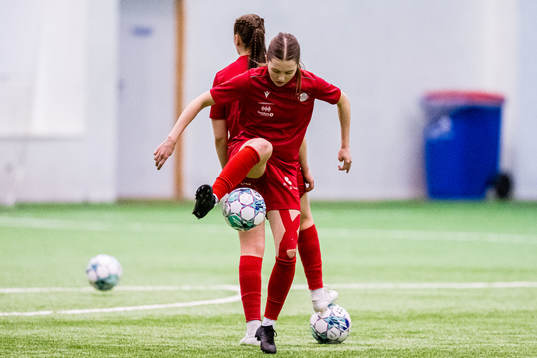 Marthe Hansen of Grand Bodø warms up