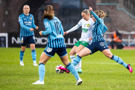 Hammarbys Jonna Andersson och Djurgårdens Nellie Lilja