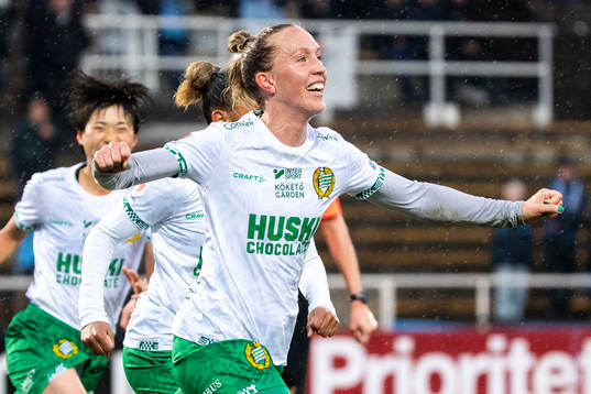 Hammarbys Julia Roddar jublar