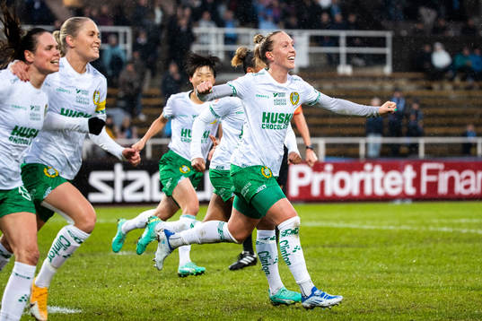 Hammarbys Julia Roddar jublar