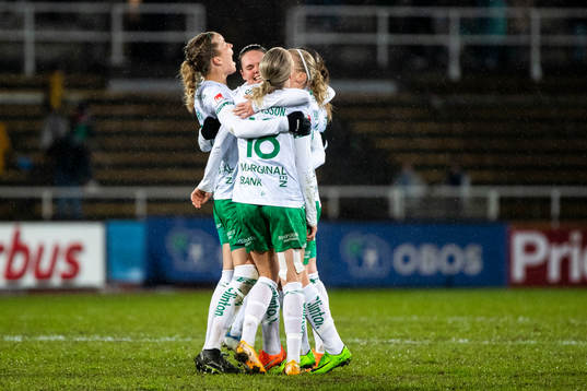 Hammarbys spelare jublar