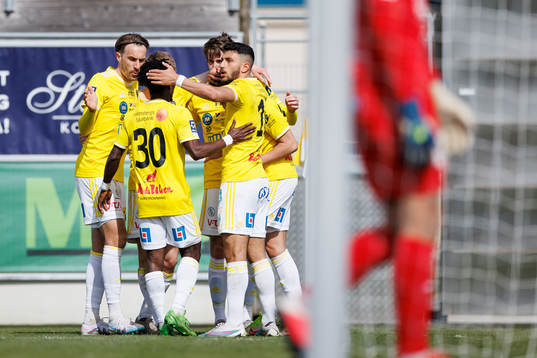 Falkenbergs spelare jublar