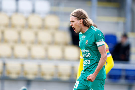 Ljungskiles Jared Odenbeck jublar