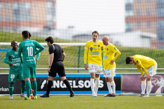 Falkenbergs Tobias Karlsson och Christoffer Carlsson deppar