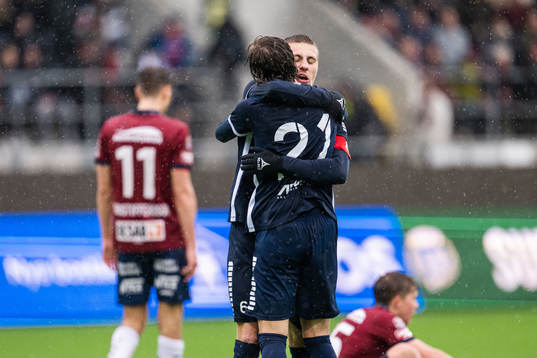 Utsiktens Erik Westermark och Fredrik Martinsson  jublar