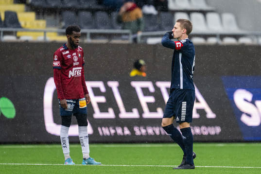 Örgrytes Mubaarak Nuh deppar medan Utsiktens Erik