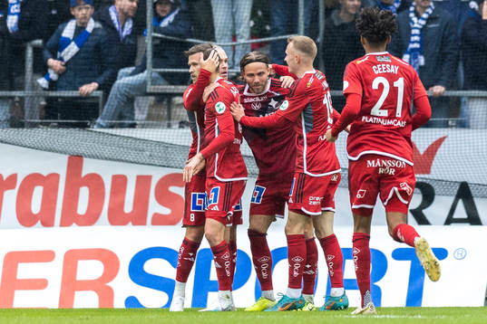 IFK Norrköpings Christoffer Nyman jublar med lagkamrater