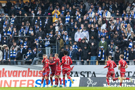IFK Norrköpings Christoffer Nyman jublar med lagkamrater