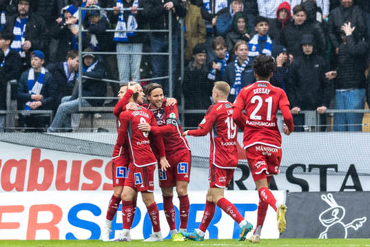 IFK Norrköpings Christoffer Nyman jublar med lagkamrater