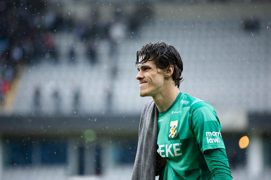 IFK Göteborgs målvakt Adam Benediktsson deppar