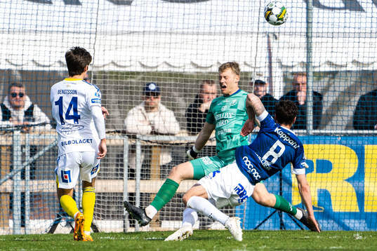 GIF Sundsvalls Johan Bengtsson och Trelleborgs målvakt