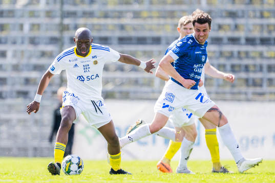 GIF Sundsvalls Moonga Simba och Trelleborgs Herman Hallberg