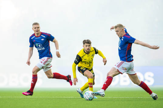 Simen Juklerød of Vålerenga and Vebjørn Hoff of