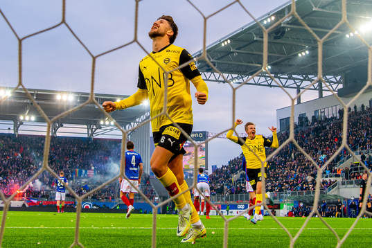 Vebjørn Hoff and Vetle Skjærvik of Lillestrøm celebrate