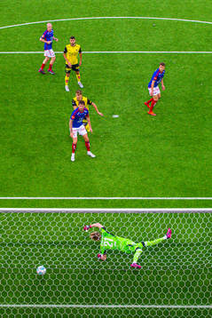 Petter Strand, Stefan Strandberg, goalkeeper Magnus Smelhus
