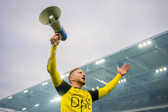 Eskil Edh of Lillestrøm celebrates