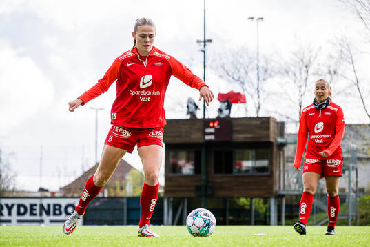 Marthine Østenstad of Brann warms up