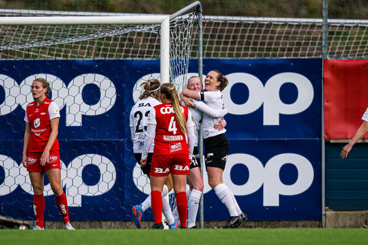 Stine Hovland of Arna-Bjørnar celebrates