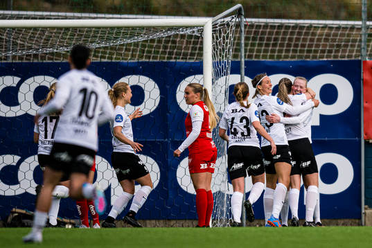 Stine Hovland of Arna-Bjørnar celebrates