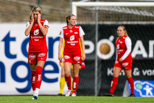 Bläddra bland fler bilder av Football, Toppserien, Brann - Arna-Bjørnar