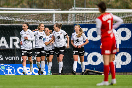 Stine Hovland of Arna-Bjørnar celebrates
